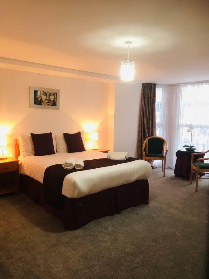 Beautiful Apartment,No 1, With Parking Ilfracombe Extérieur photo
