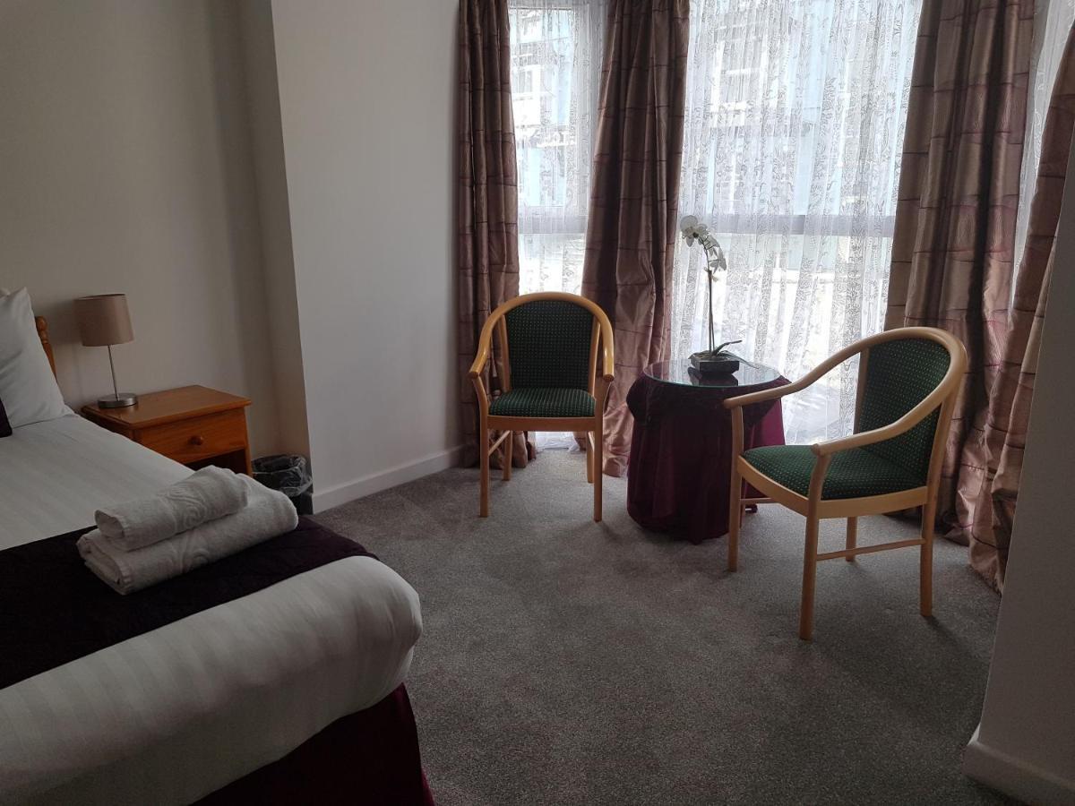 Beautiful Apartment,No 1, With Parking Ilfracombe Extérieur photo